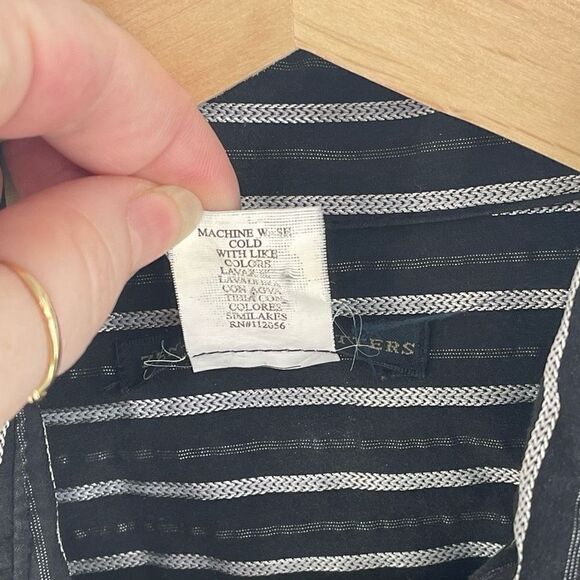 Zenana Outfitters Women's Button Down Dress Shirt Top Stripes Black Size Small - Picture 9 of 9